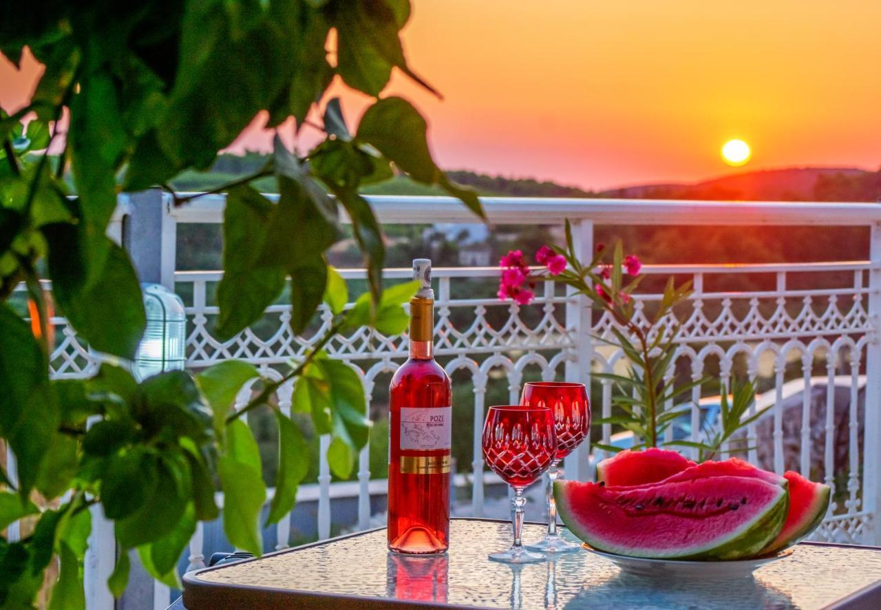 The View Villa Maries  Exterior foto